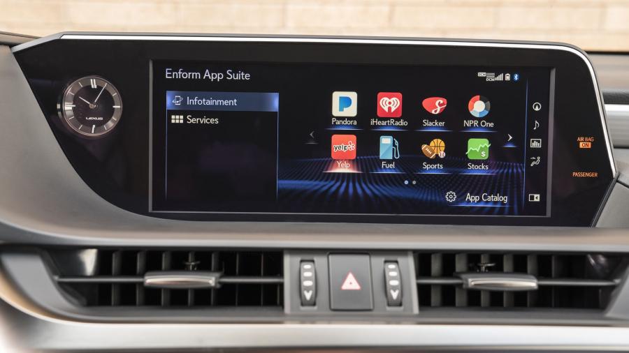 Детали интерьера Lexus ES350 F-Sport 2018 года  (NA) (фото 46 из 47)